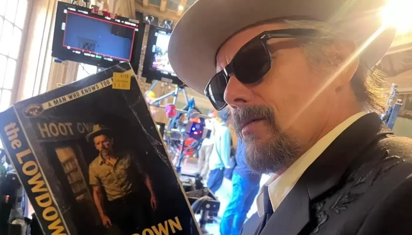 Итан Хоук советует не просить политических заявлений у вечно пьяных звезд