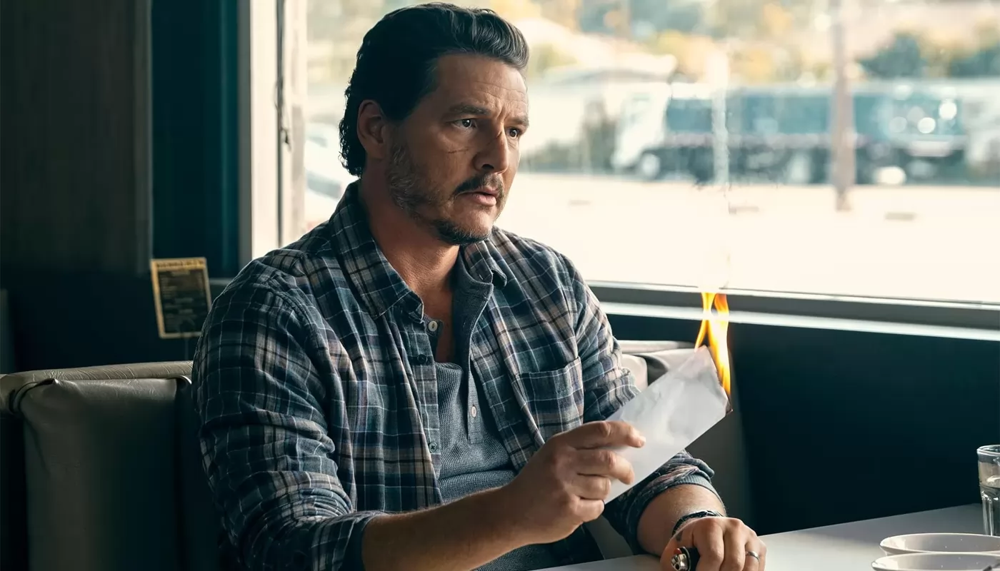 Педро Паскаля заметили обнимающимся с мужчиной на улице