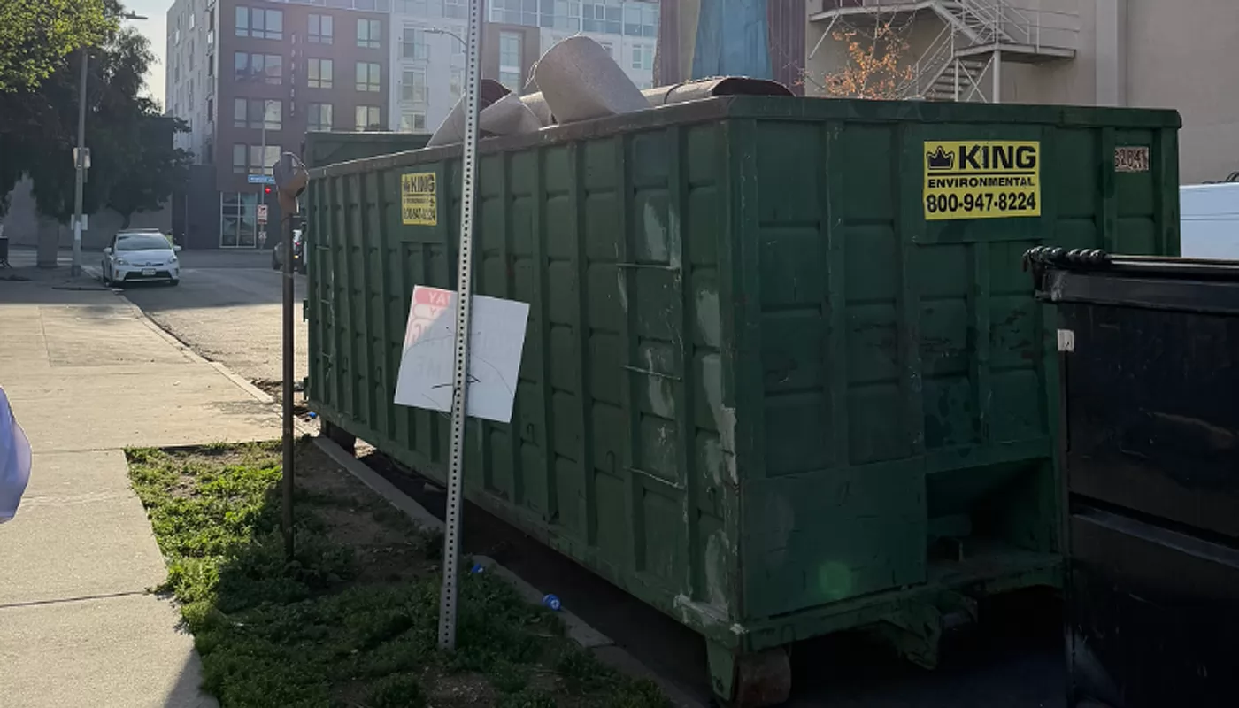 Красную дорожку Оскара 2026 выкинули в помойку