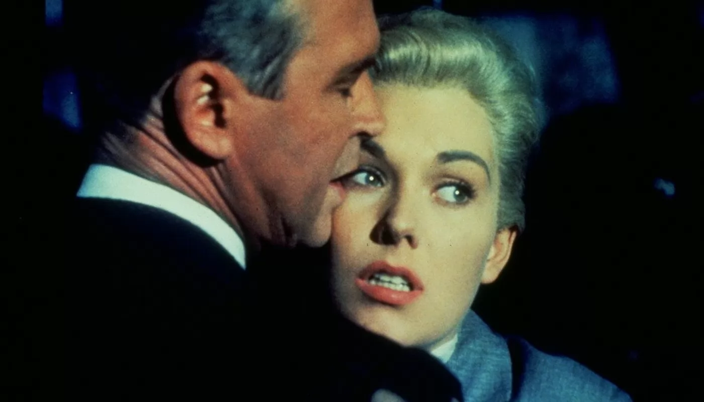 Легенда кино Ким Новак недовольна верхней частью тела Сидни Суини