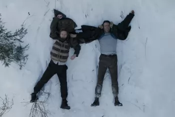 Райан Рейнольдс проваливает миссию в СССР в комедии "Mayday"