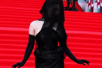 Лучшие наряды звезд церемонии открытия 48-го Московского кинофестиваля