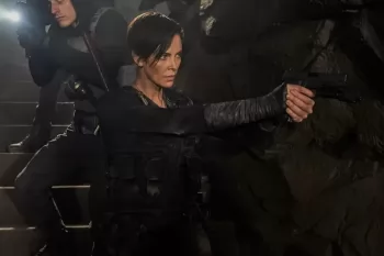 Шарлиз Терон рассказала о том, как ее мать убила отца