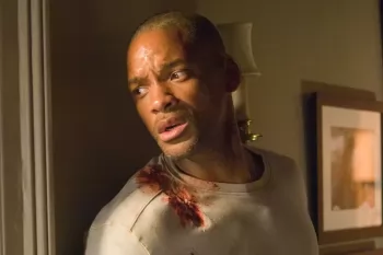 Режиссеру "Трансформеров" поручат продолжение "Я - легенда"