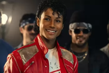 Семья Майкла Джексона просит не верить "профессиональным" критикам