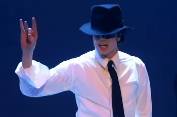 "Вторая семья" Майкла Джексона обвинила его в насилии