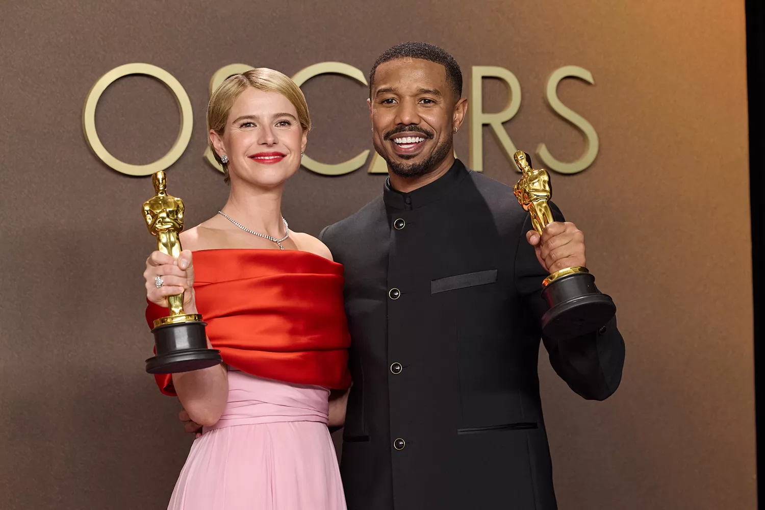 Джесси Бакли и Майкл Б. Джордан