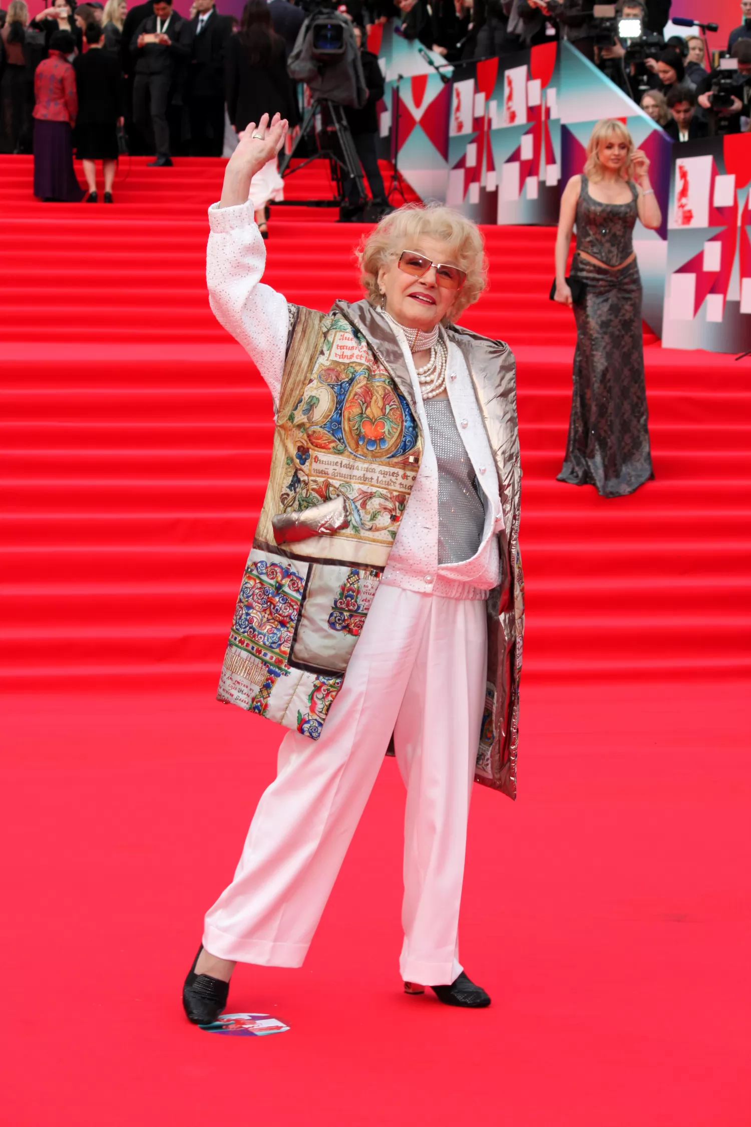 Фотография N 272436 из фотогалереи "Церемония открытия 48-го Московского кинофестиваля"