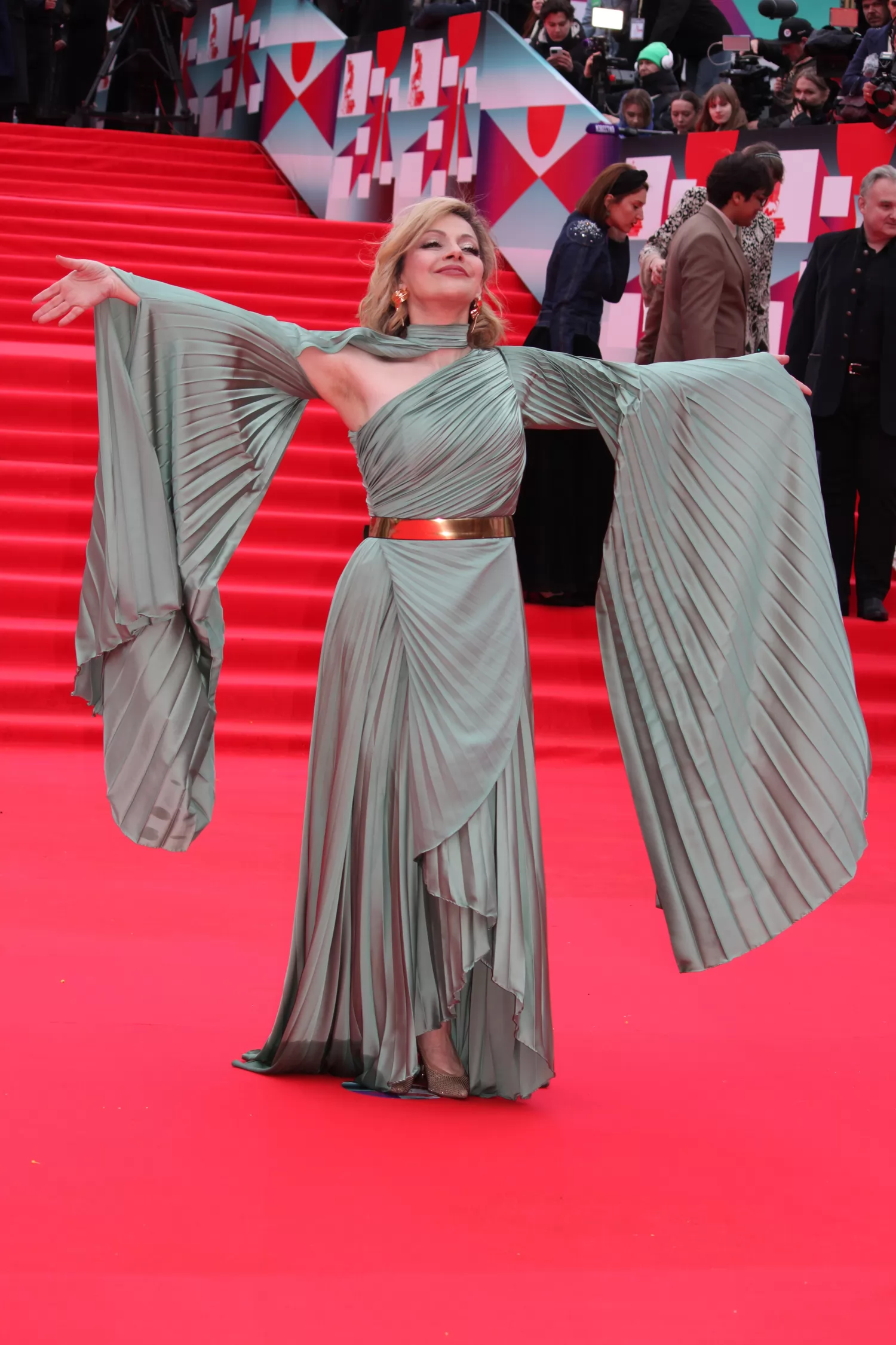 Фотография N 272770 из фотогалереи "Церемония закрытия 48-го Московского кинофестиваля"