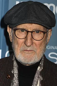 Джеймс Кромуэлл (James Cromwell)