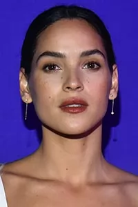 Адриа Архона (Adria Arjona)