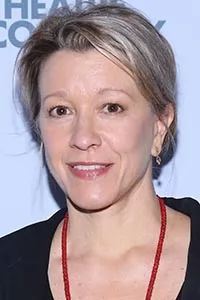 Линда Эмонд (Linda Emond)