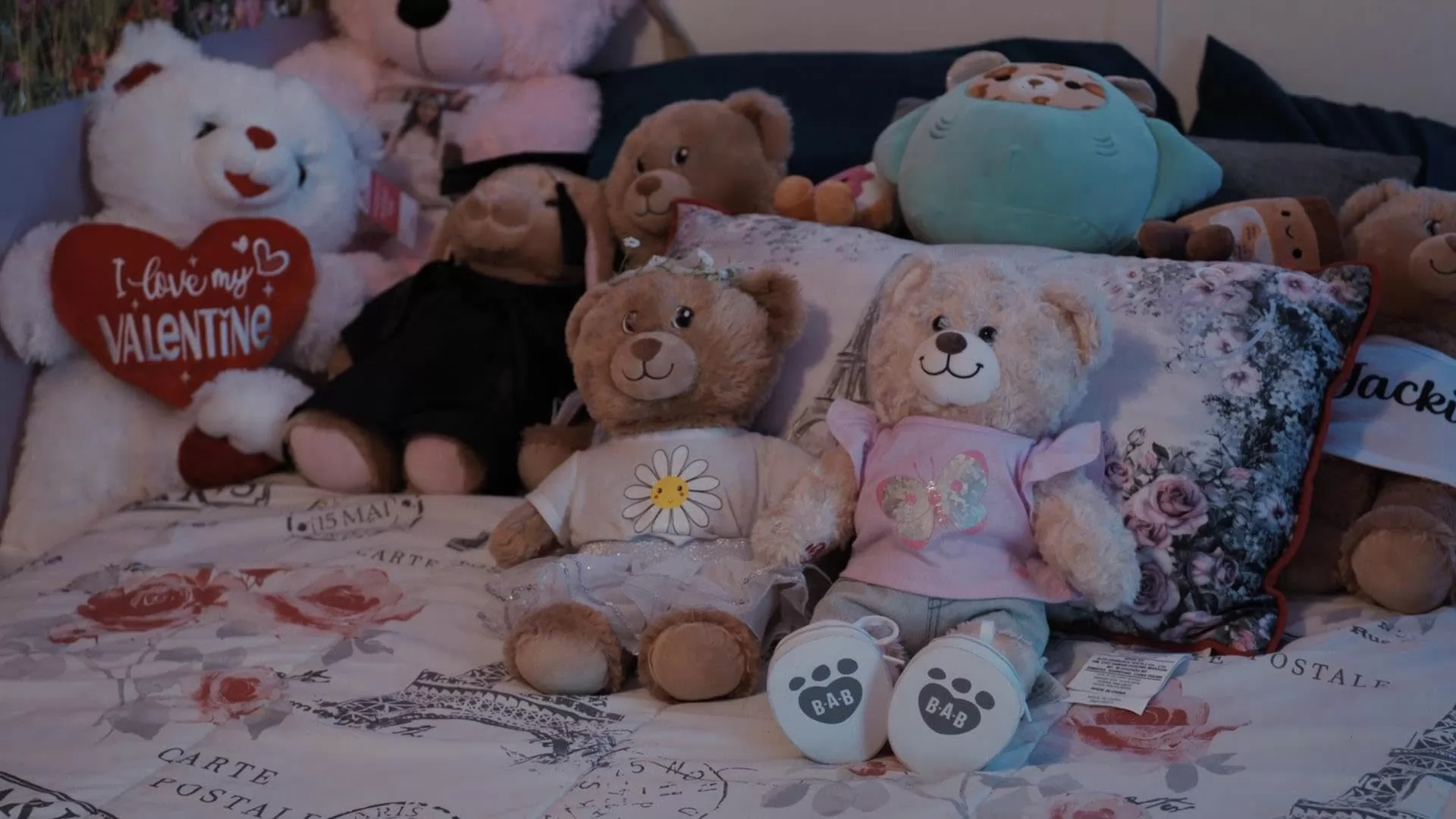 Фильм Все пустые комнаты (2025). Кадр N269592