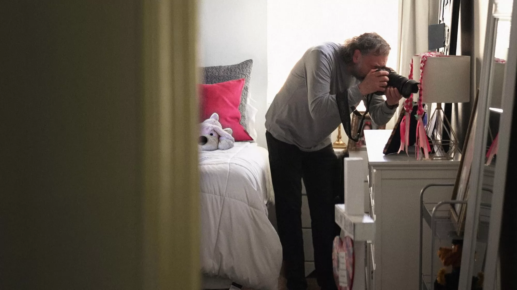 Фильм Все пустые комнаты (2025). Кадр N269594