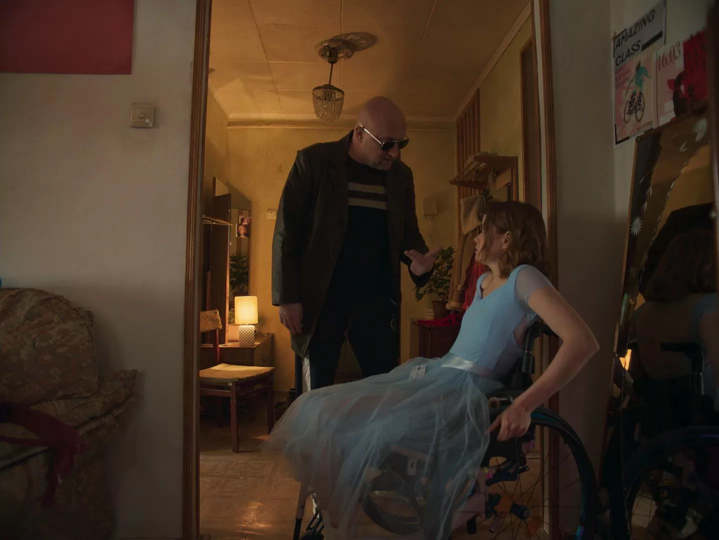 Сериал Встать на ноги (2026). Кадр N269827