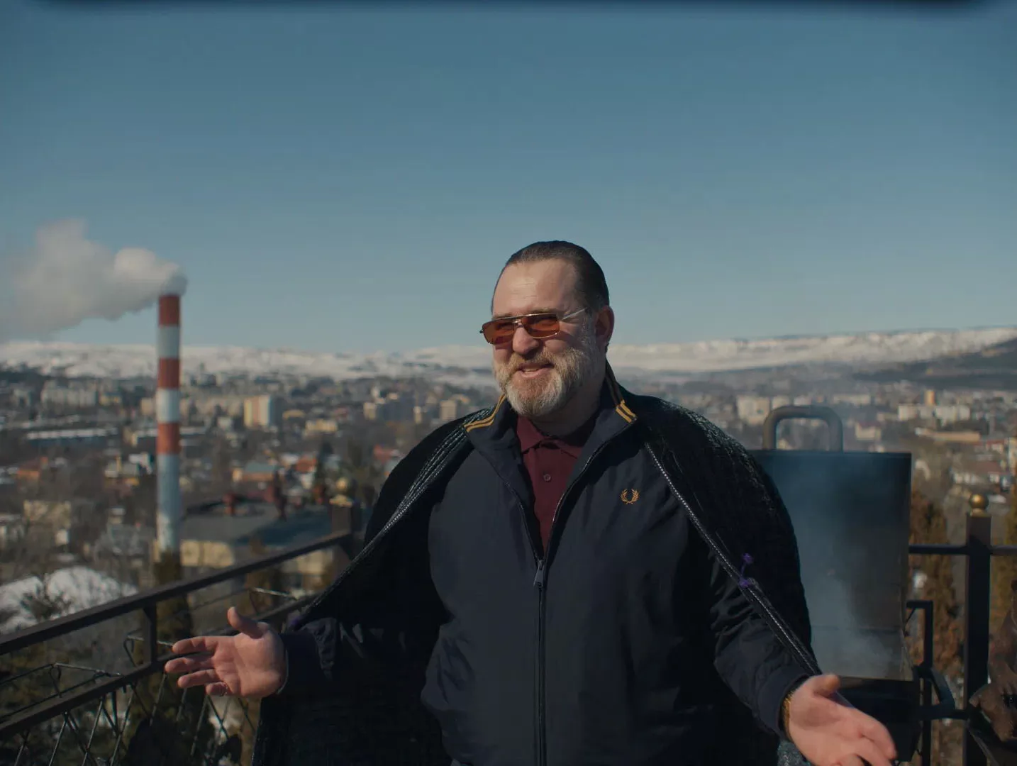 Сериал Встать на ноги (2026). Кадр N269828