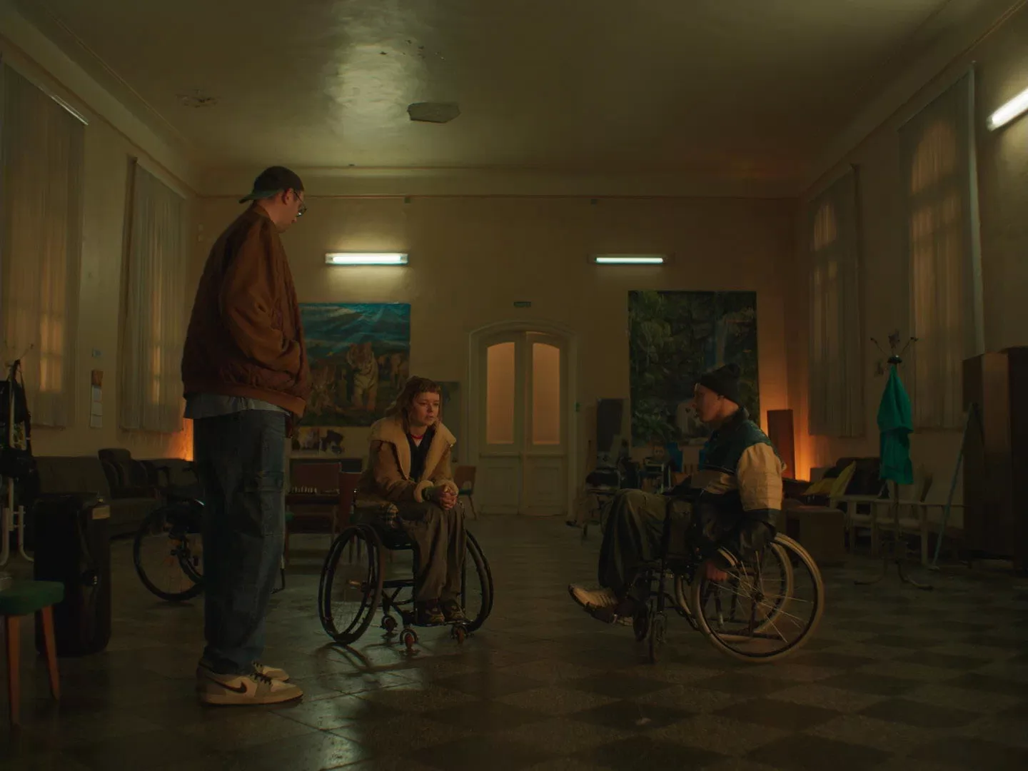 Сериал Встать на ноги (2026). Кадр N269833