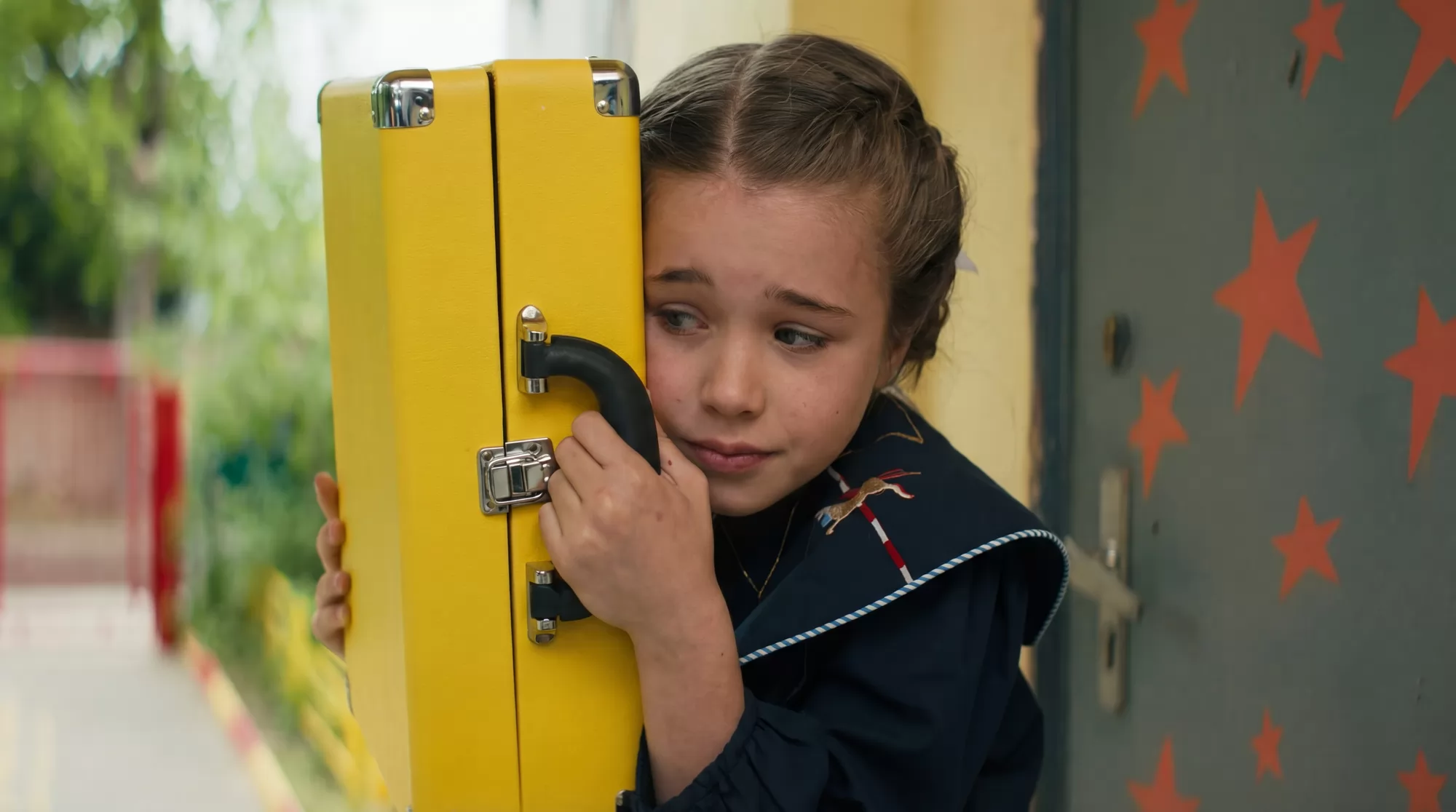 Фильм Приключения желтого чемоданчика (2026). Кадр N269960