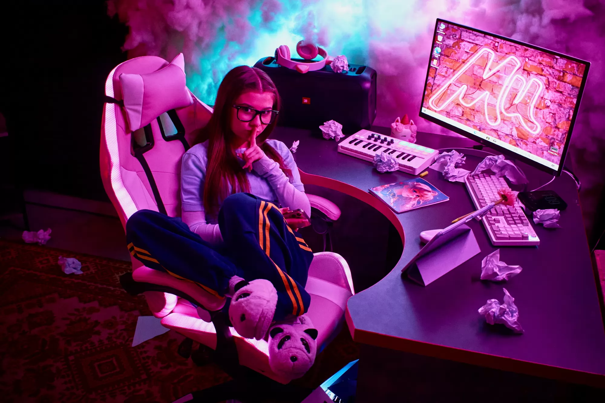 Сериал Двойная жизнь Ми (2026). Кадр N270684