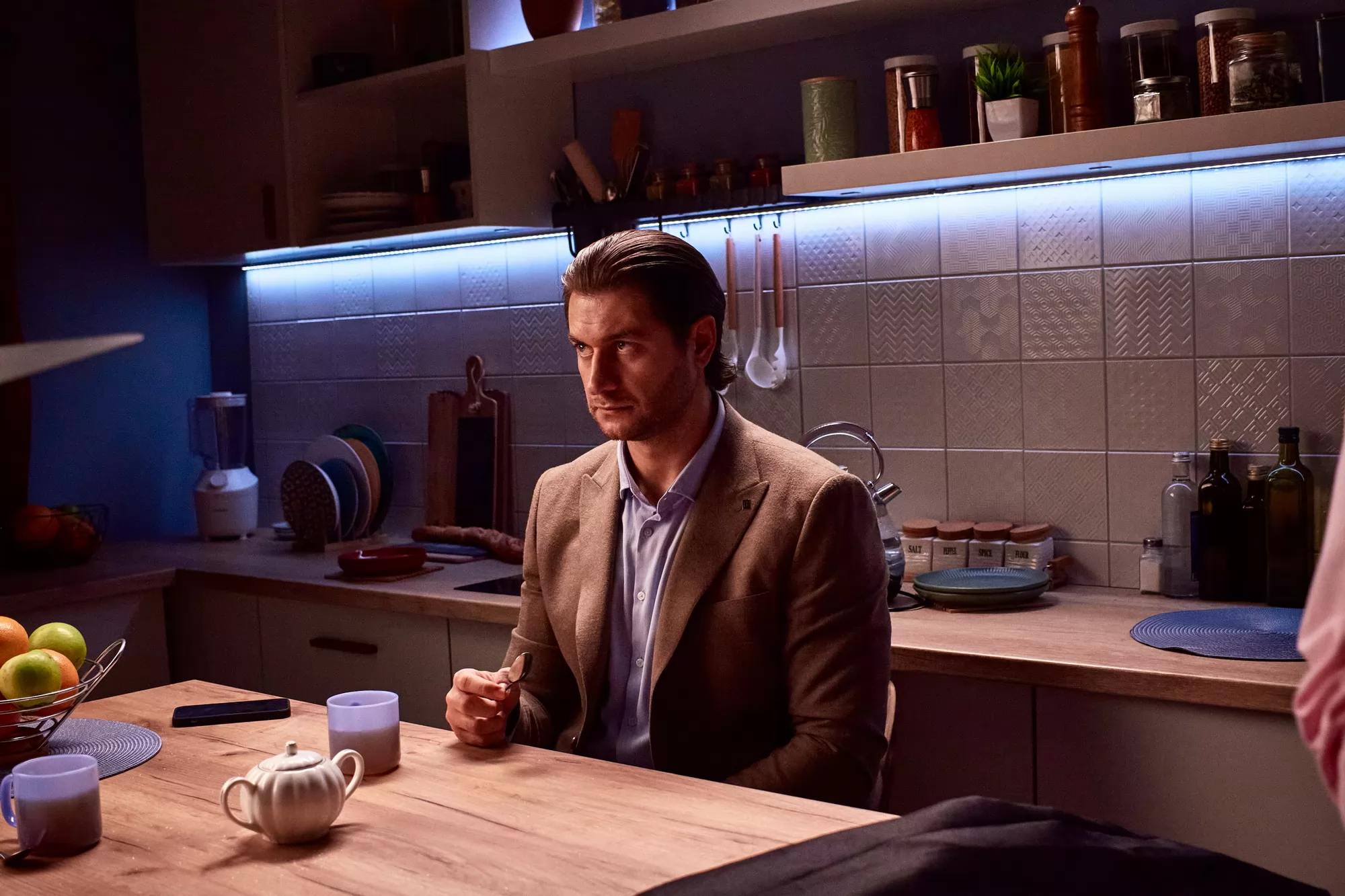 Сериал Двойная жизнь Ми (2026). Кадр N270686