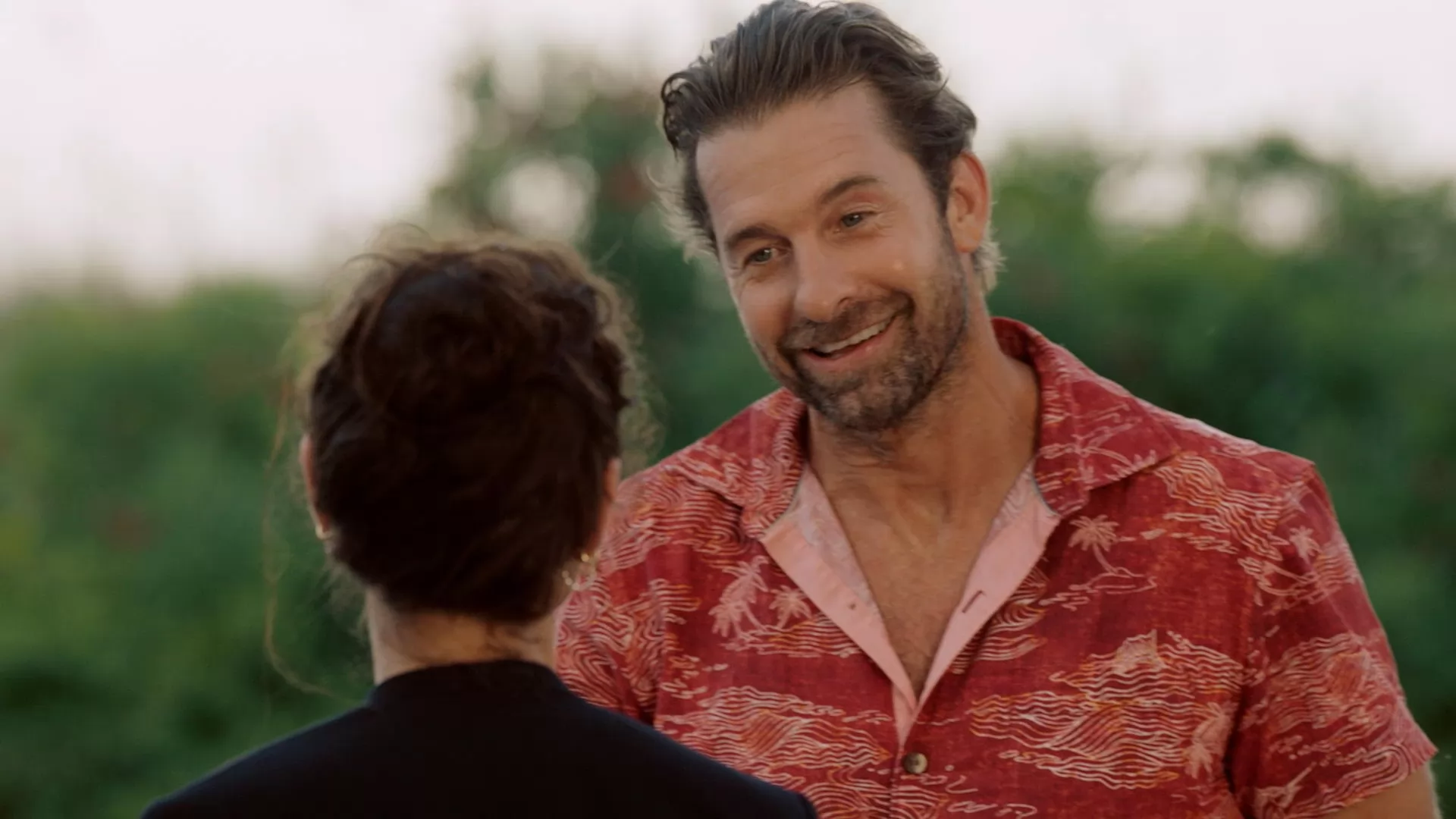 Сериал Ар-Джей Декер (2026). Кадр N270785