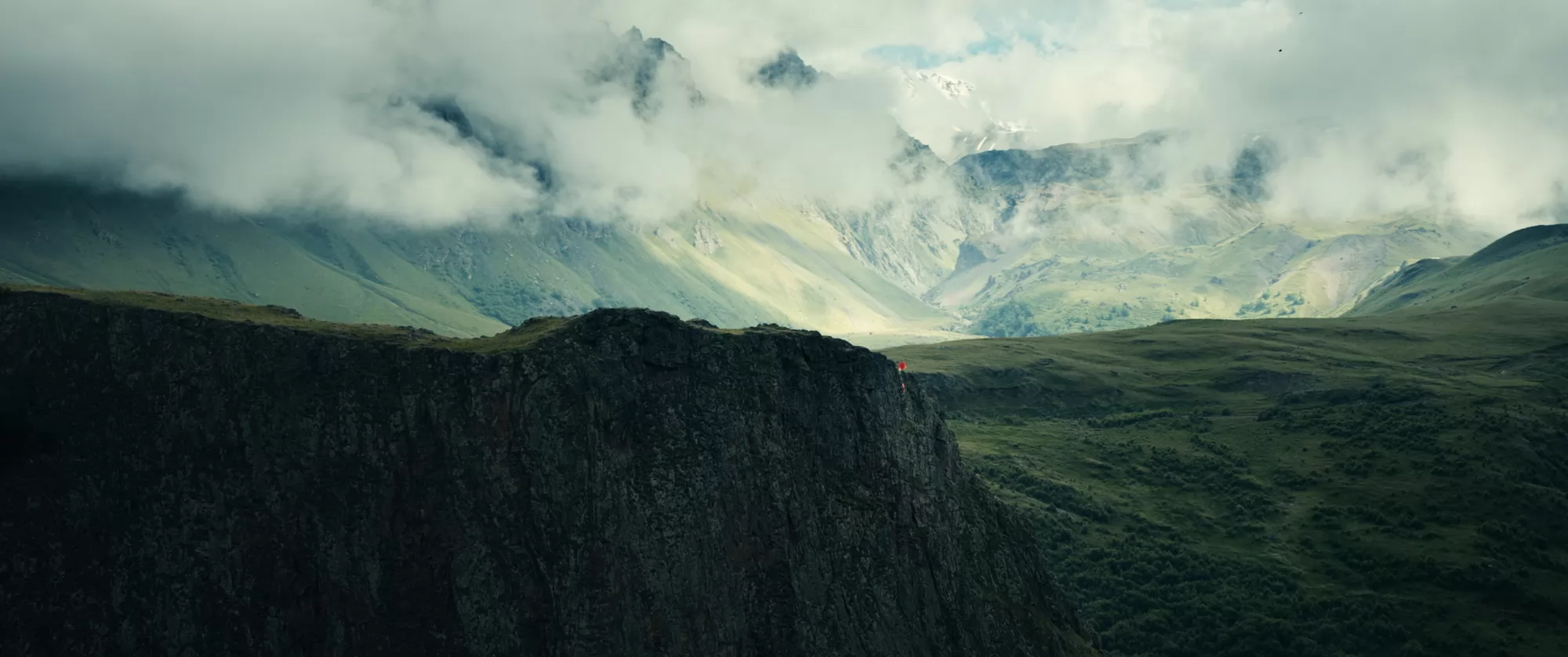 Фильм Пропасть (2026). Кадр N270852