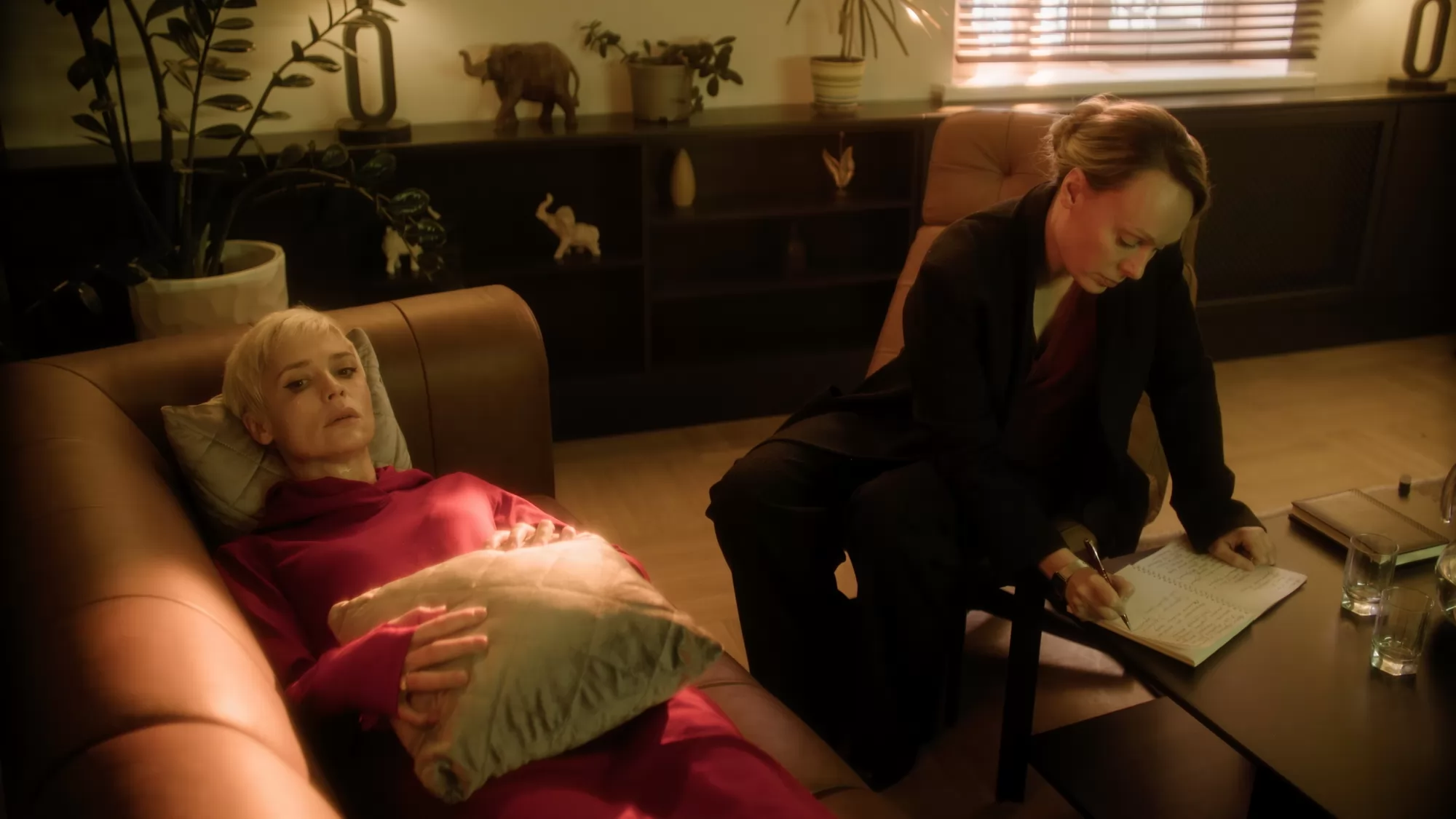 Сериал Выход (2026). Кадр N272075