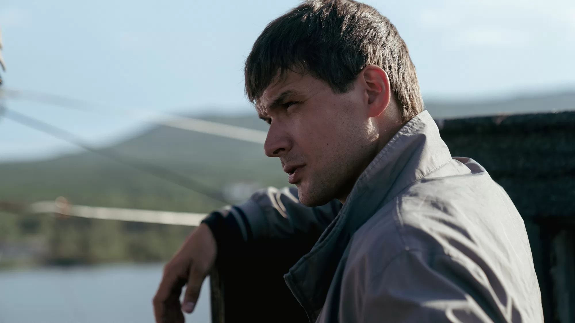 Сериал Теплый ветер с севера (2026). Кадр N272232