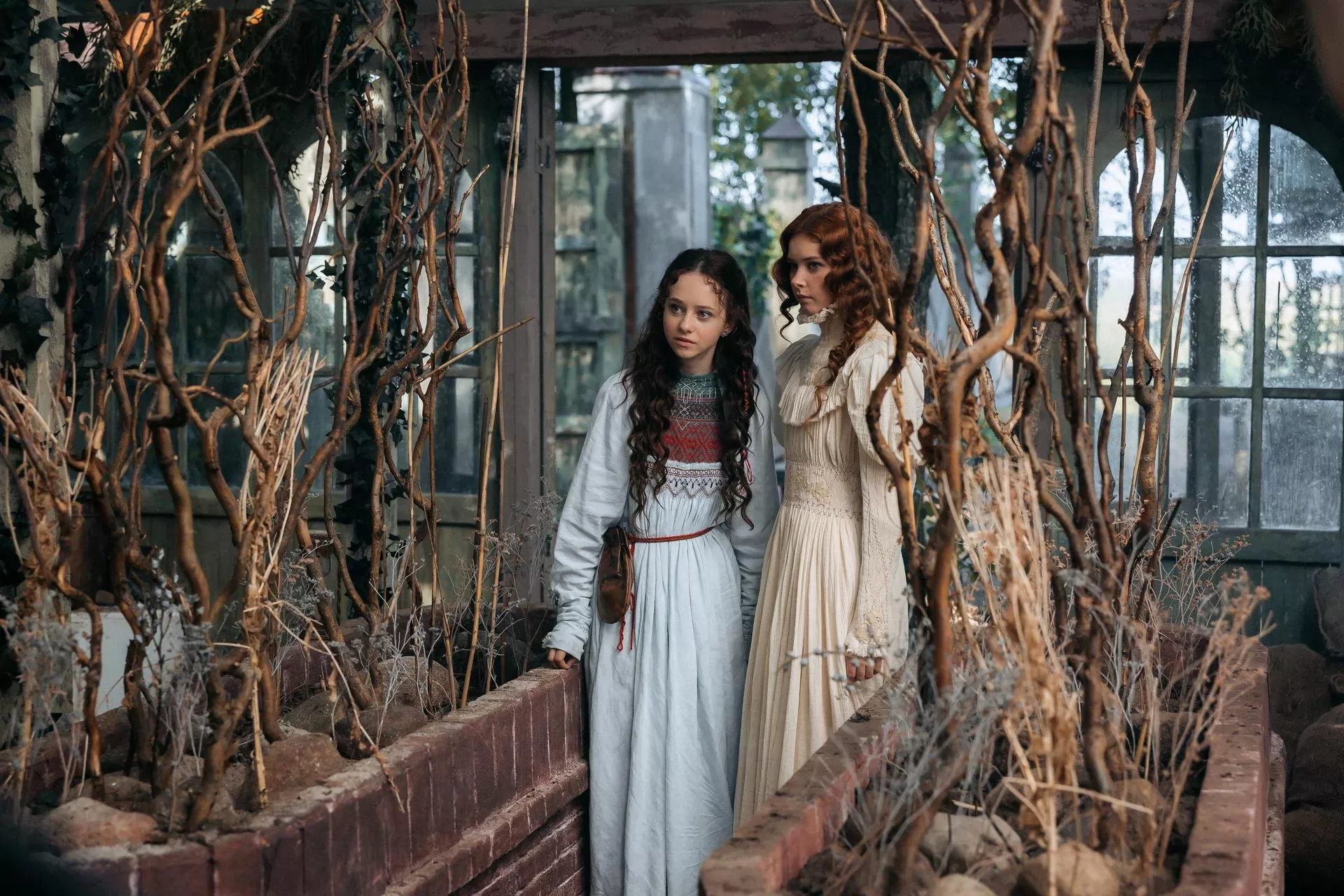 Сериал Очарованные (2026). Кадр N272302