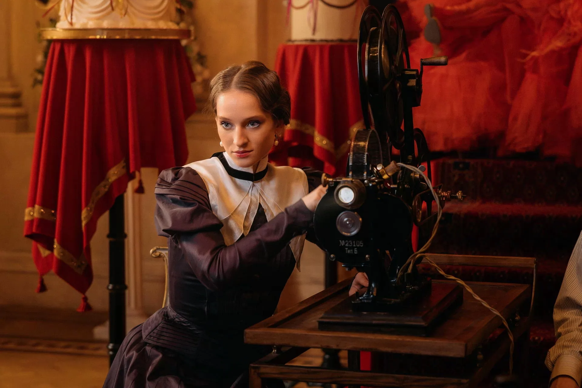 Сериал Очарованные (2026). Кадр N272305