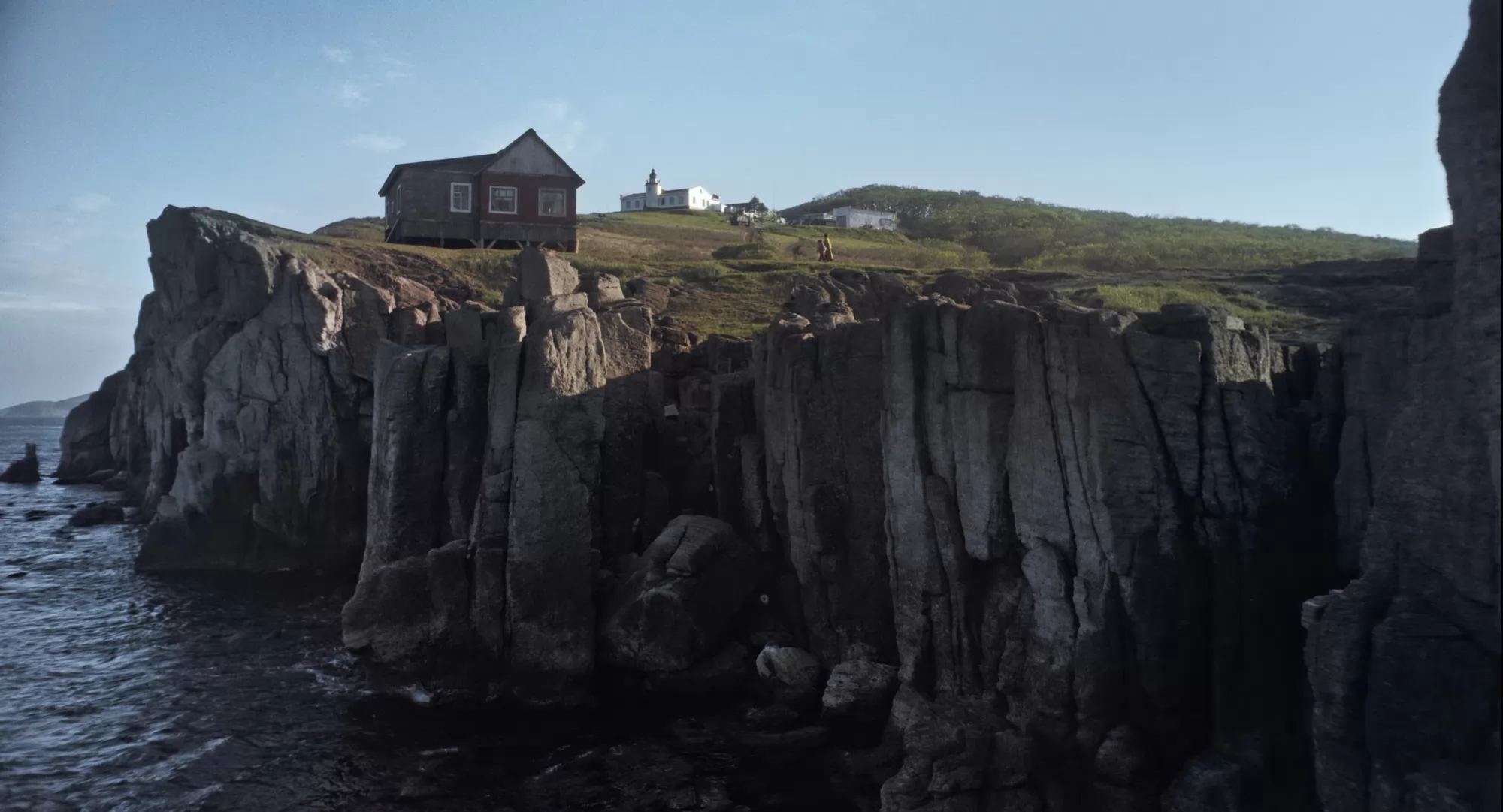 Фильм Большая земля (2026). Кадр N272355