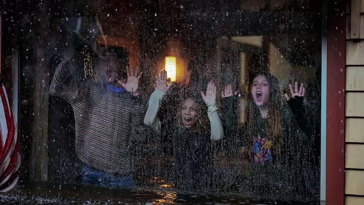 Фильм Хищный рывок (2026). Кадр N272569