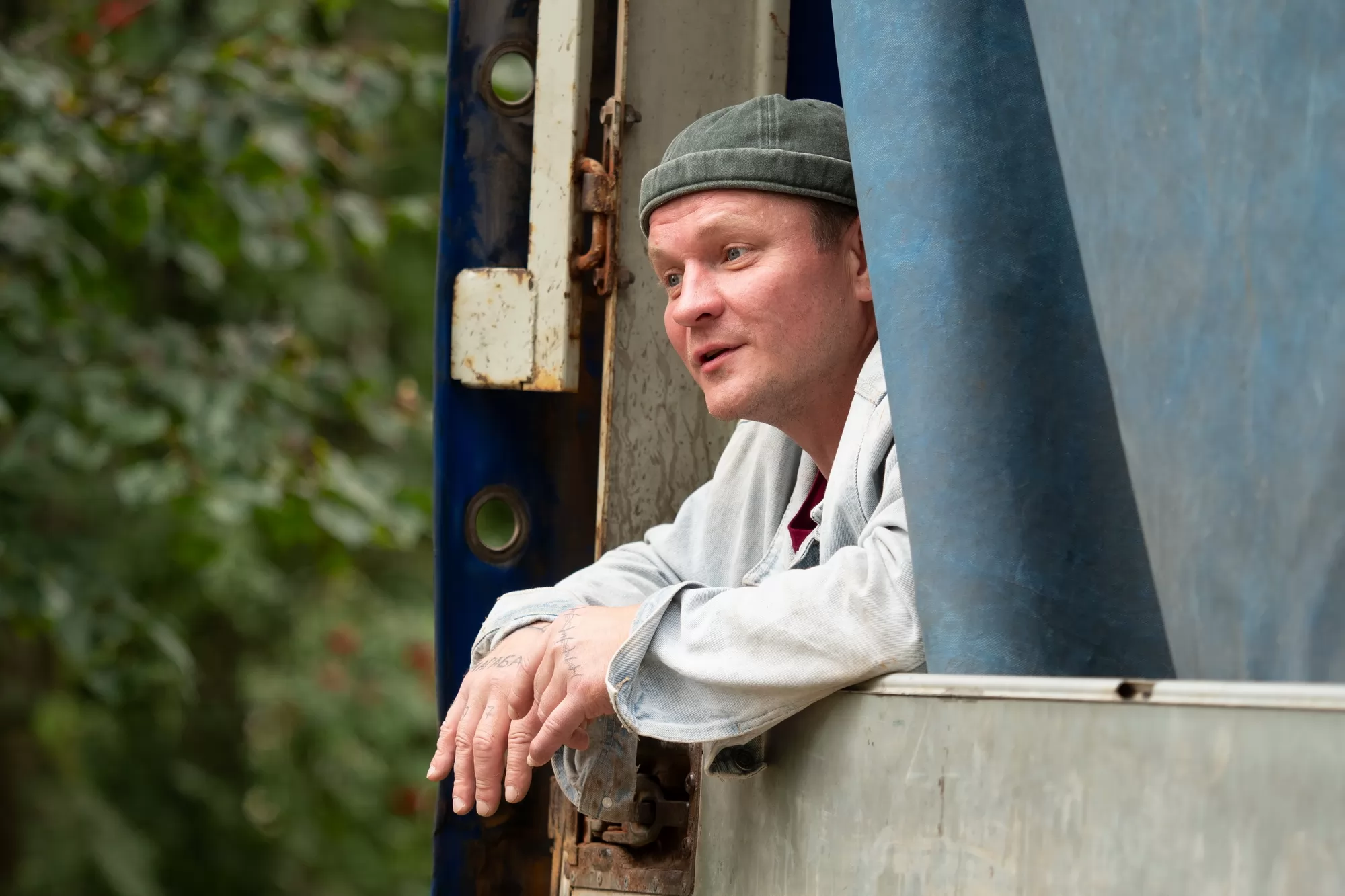 Сериал Псы и волки (2026). Кадр N272722