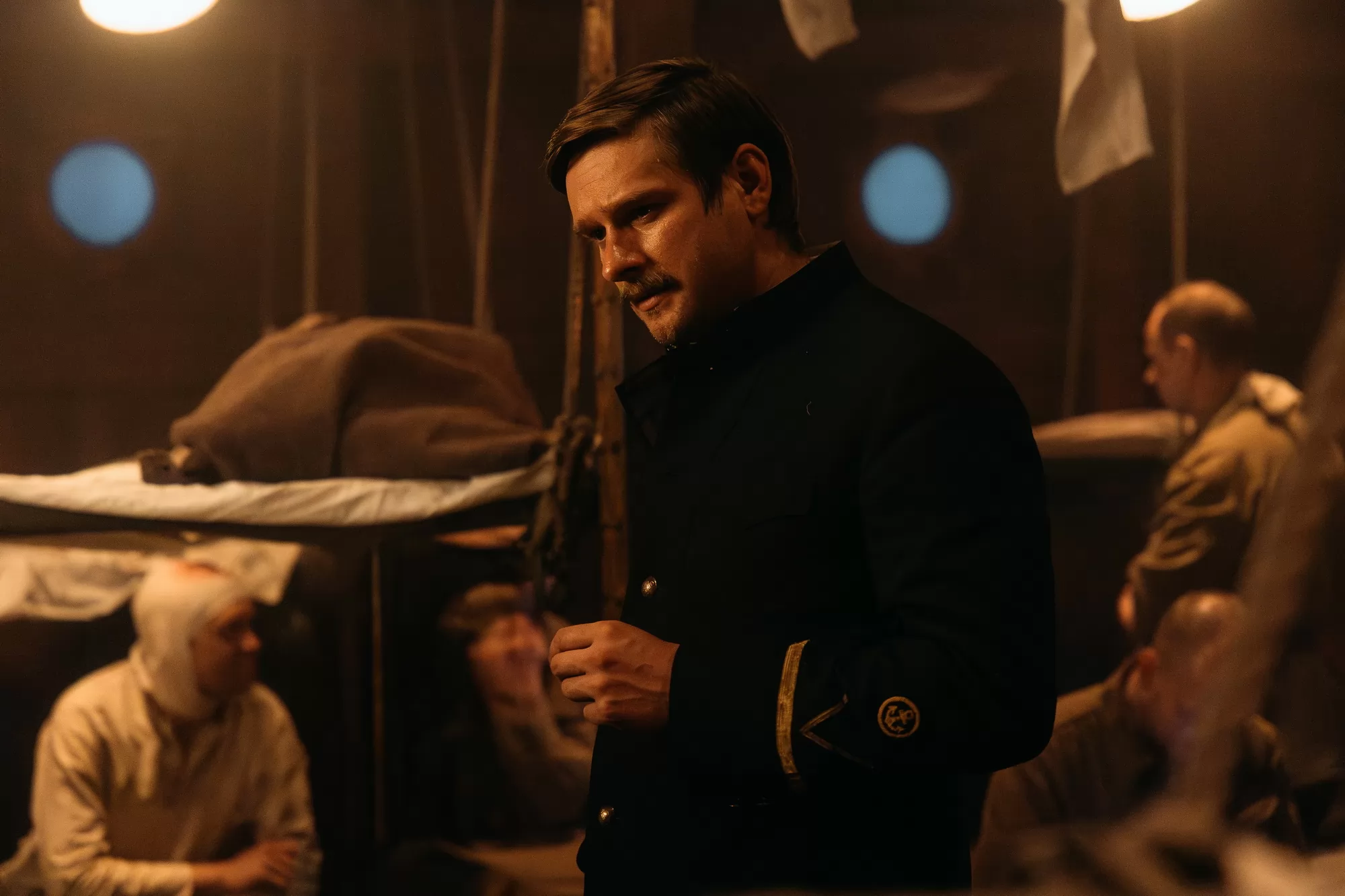 Фильм Спасенный (2026). Кадр N272895