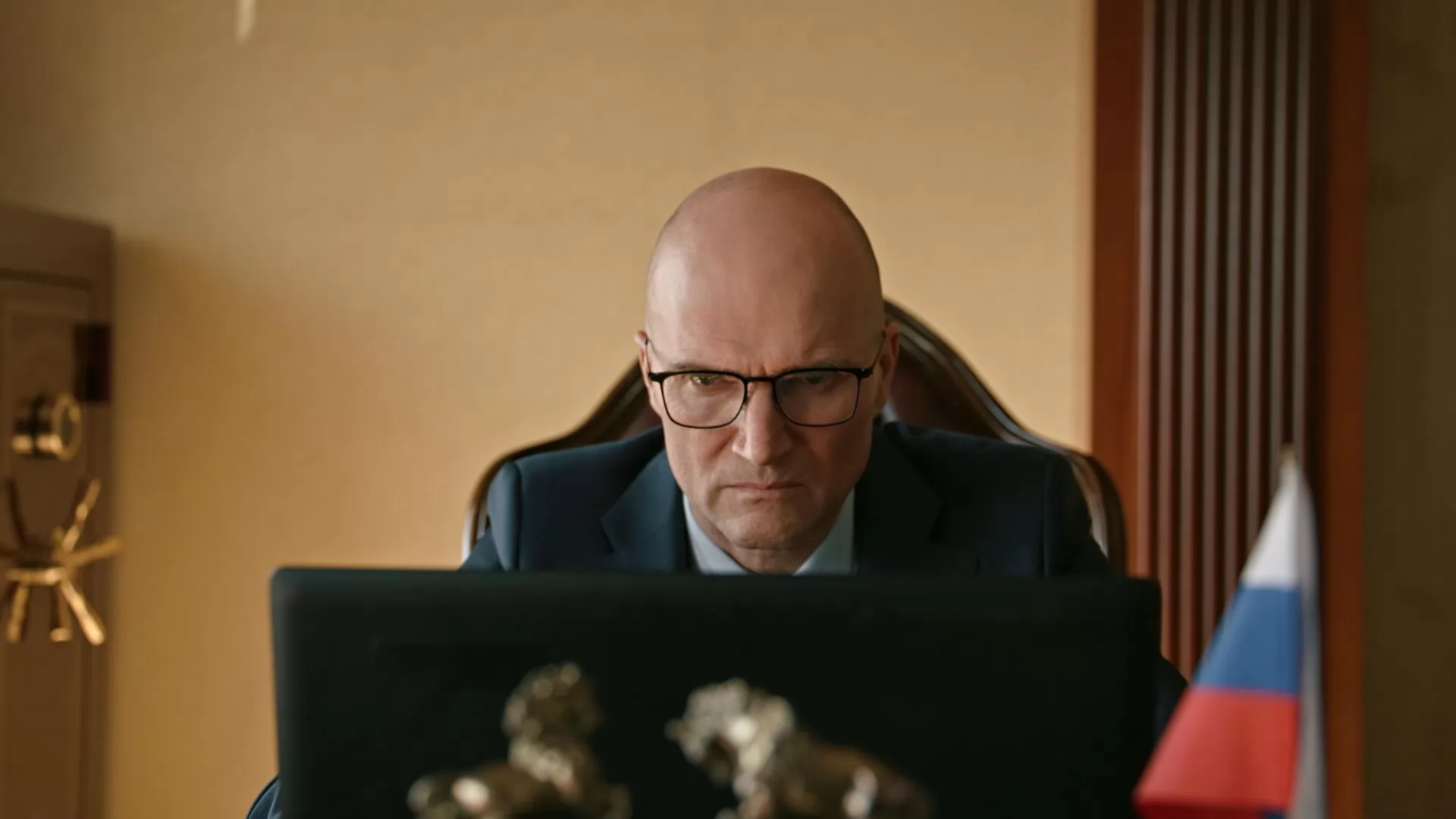Сериал Враги (2026). Кадр N274014