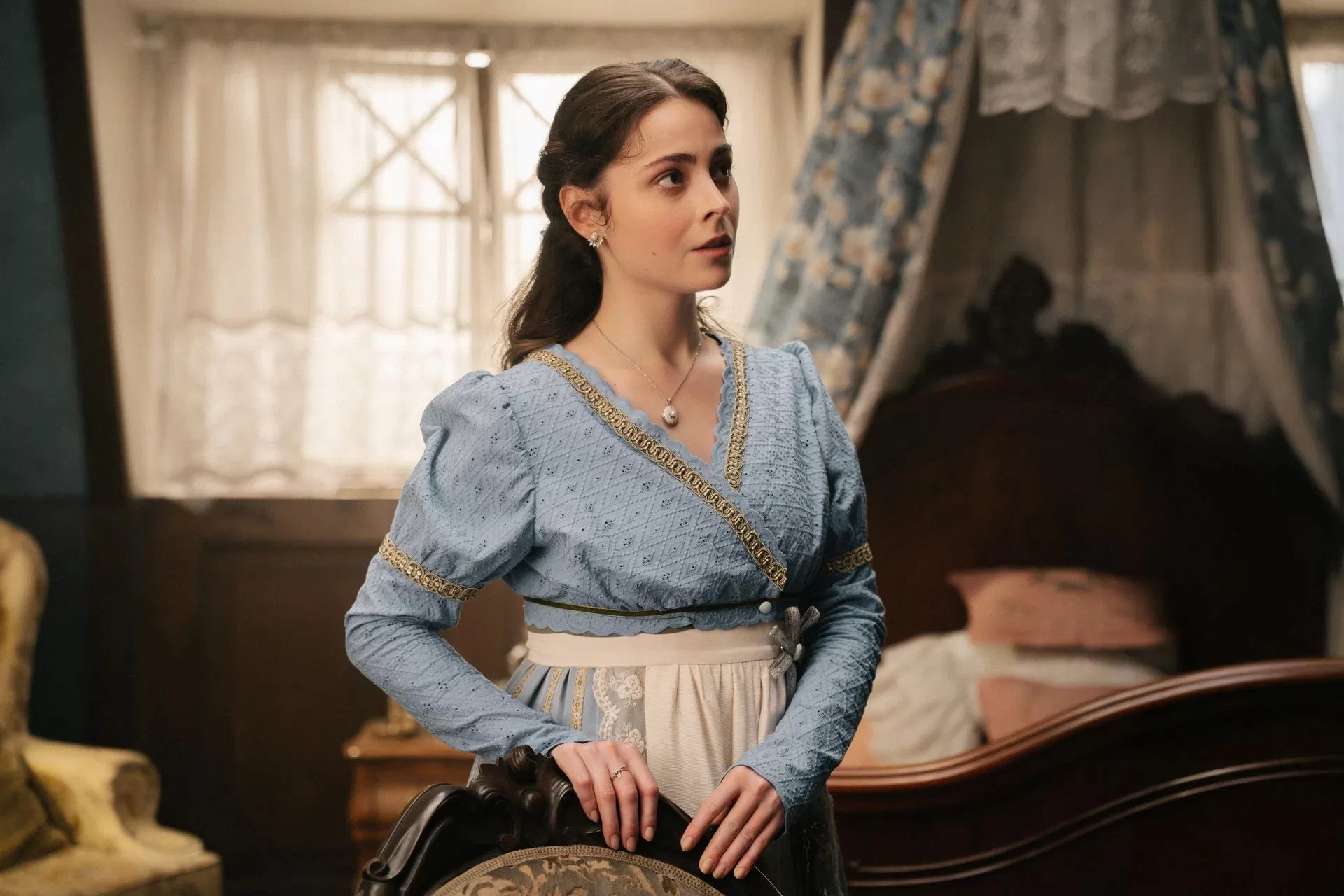 Сериал История его служанки (2026). Кадр N274143