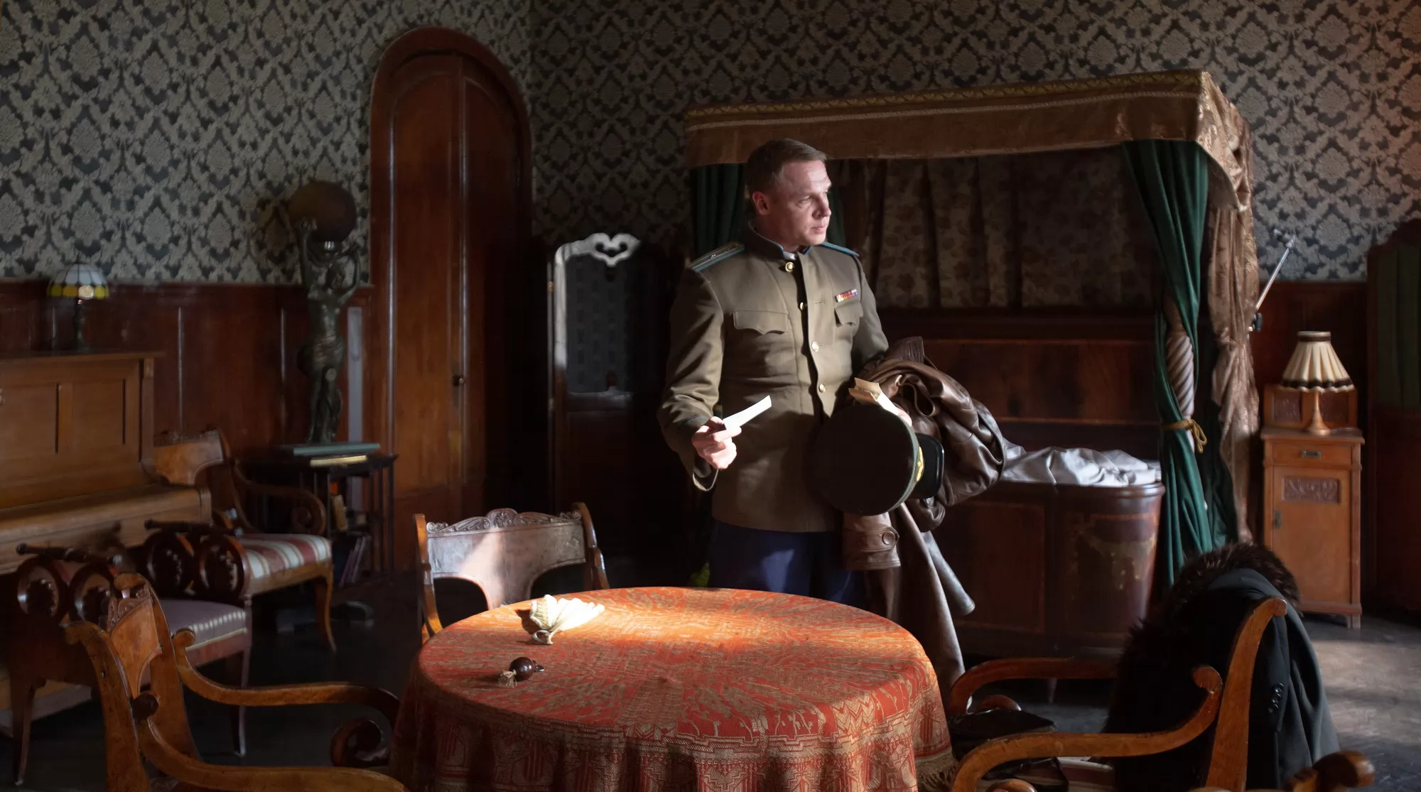 Сериал Чужой город (2026). Кадр N274202