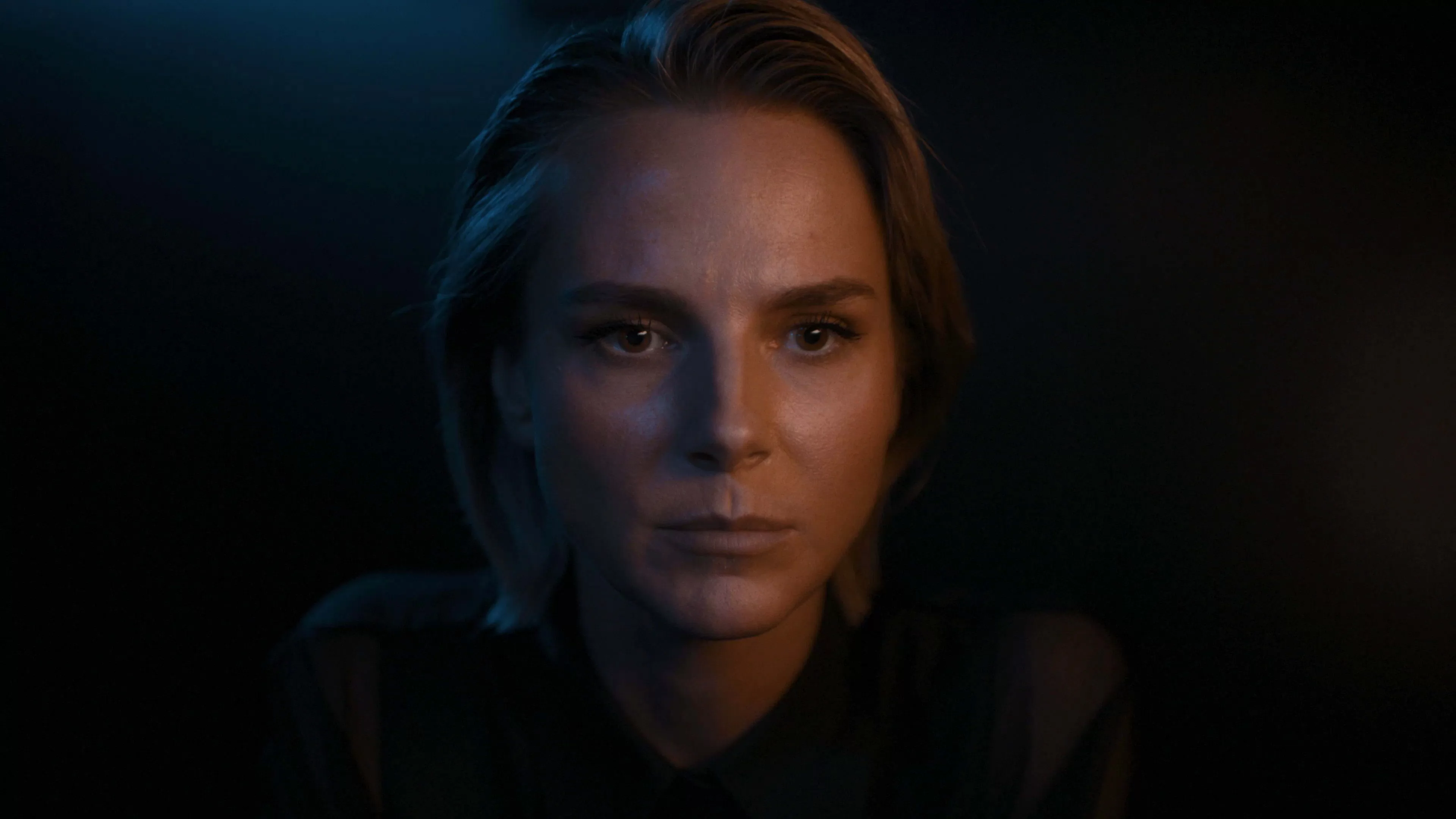 Сериал Искусство падения (2026). Кадр N277322