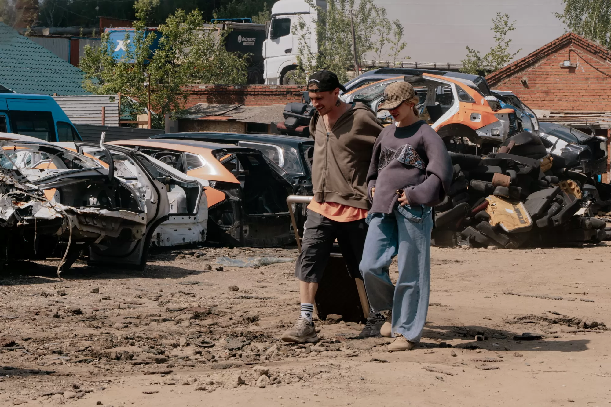 Сериал Тяжелый люкс (2026). Кадр N277678