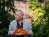 Превью кадра #274415 из сериала "Праздники"  (2023-2026)