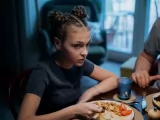 Превью кадра #274857 из сериала "Влюбленные"  (2027)