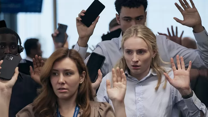 Софи Тернер в трейлере сериала "Ограбление"