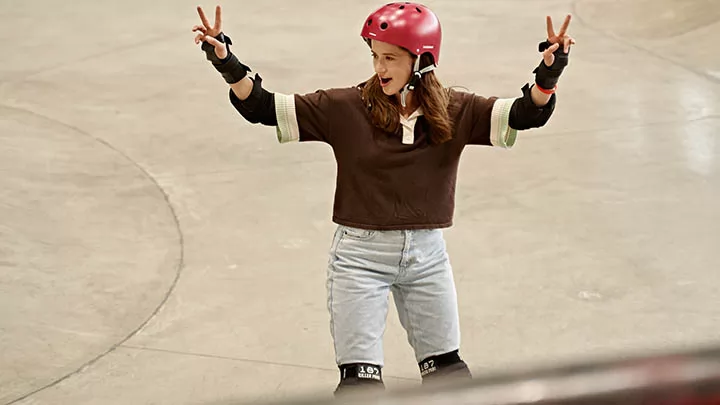 Кадр к фильму Своя в доску