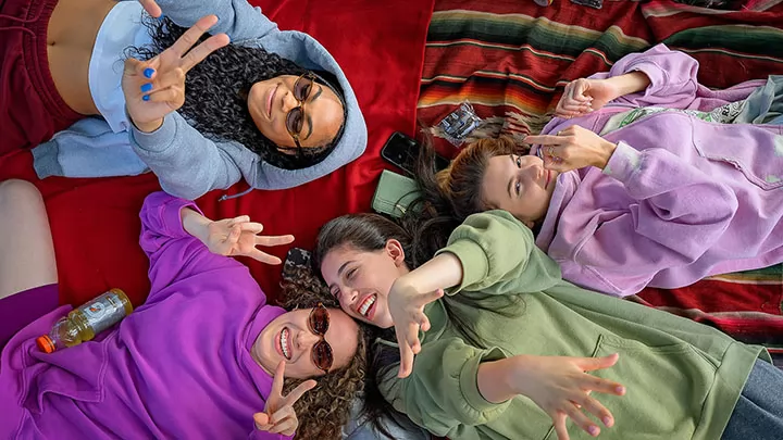 Адам Сэндлер в трейлере фильма Соседки по комнате