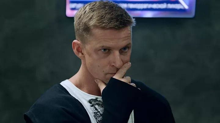 Роман Курцын в трейлере российского фильма "Аэропорт"