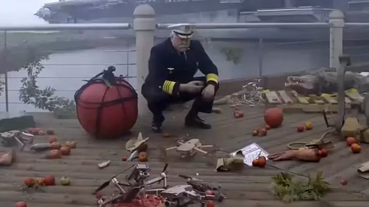 Кадр к фильму Нападение помидоров-убийц: Органический интеллект / Attack of the Killer Tomatoes: Organic Intelligence