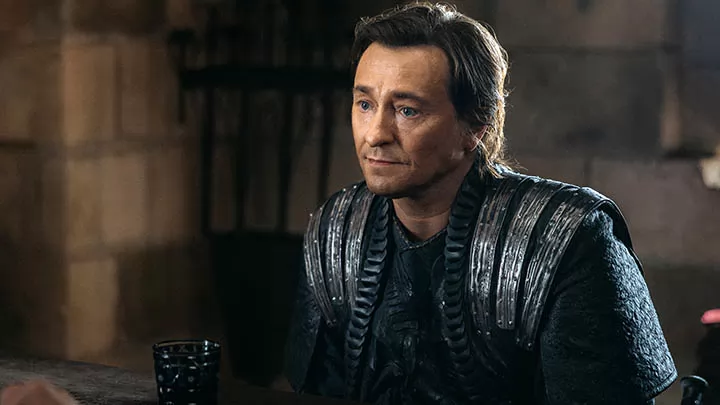 Сергей Безруков в трейлере российского сериала "Трудно быть богом"