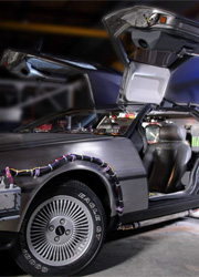 Оригинальный DeLorean из Назад в будущее отреставрировали
