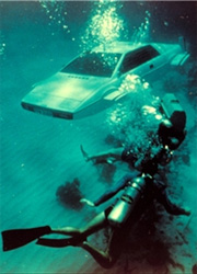 Подводная лодка Джеймса Бонда выставлена на аукцион