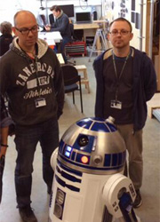 Джей Джей Абрамс поручил создание R2-D2 фанатам